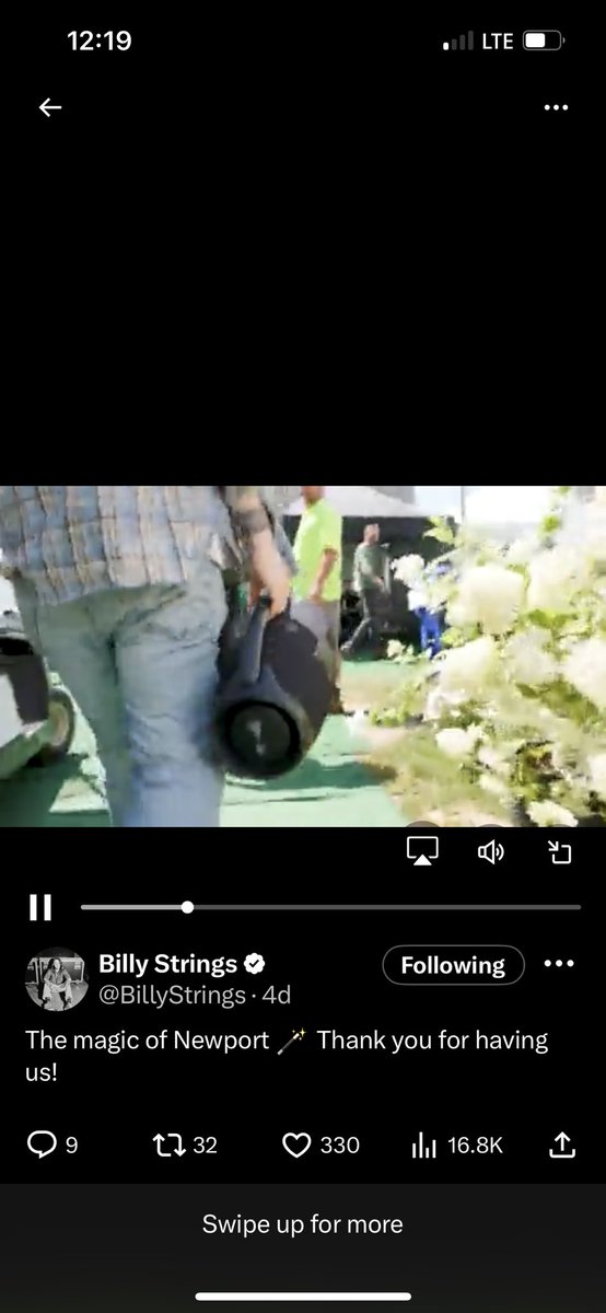 Qito231's tweet photo. @DemerBox  you guys should send @BillyStrings a DB2 so he doesn’t have to carry around that silly @JBLaudio https://t.co/4aZywIyJgA