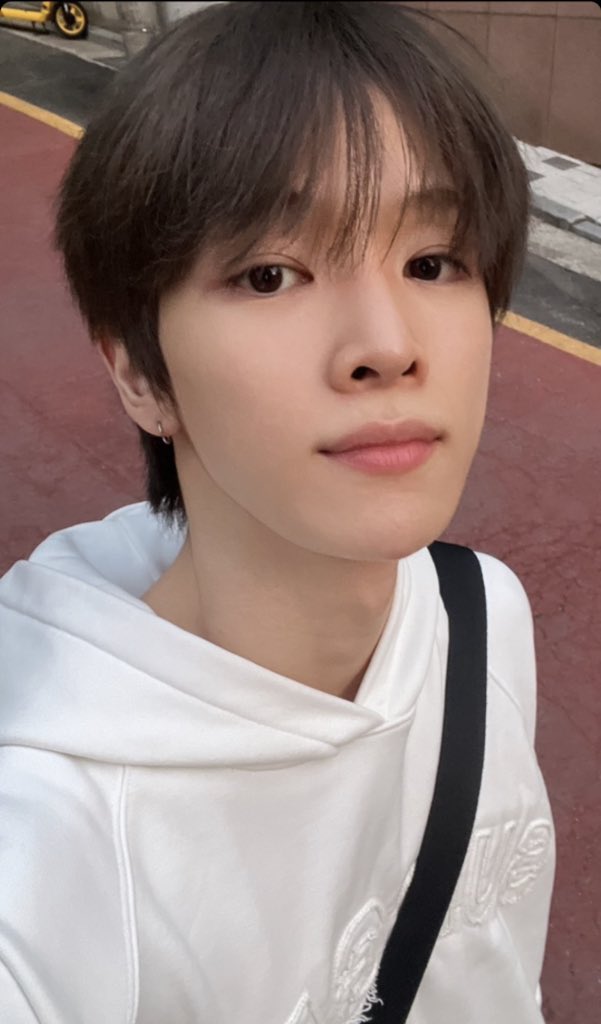 mepuppieyou's tweet photo. หล่อแบบรักแรกกับหล่อแบบอันเรียล วงนี้วิชวลเค้าจึ้งเกิน https://t.co/ukFAEPDBzc