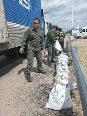 ANDALGALAMEGA's tweet photo. Radio Mega 91.5 MHz, Andalgalá, Catamarca, Argentina: Por el creciente robo de rodocrosita, Policía Mine... https://t.co/IptbxJHb5d https://t.co/LfiaaH193h