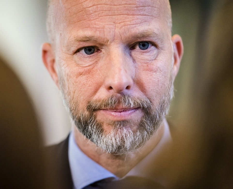 Dat OORLOGSHITSER Sjoerdsma vertrekt is fijn. Wanneer vertrekt boeren-hater Tjeerd de Groot?

Doe een ♥️ &amp; RT als je niet kunt wachten tot deze GLUIPERD ook weg is!