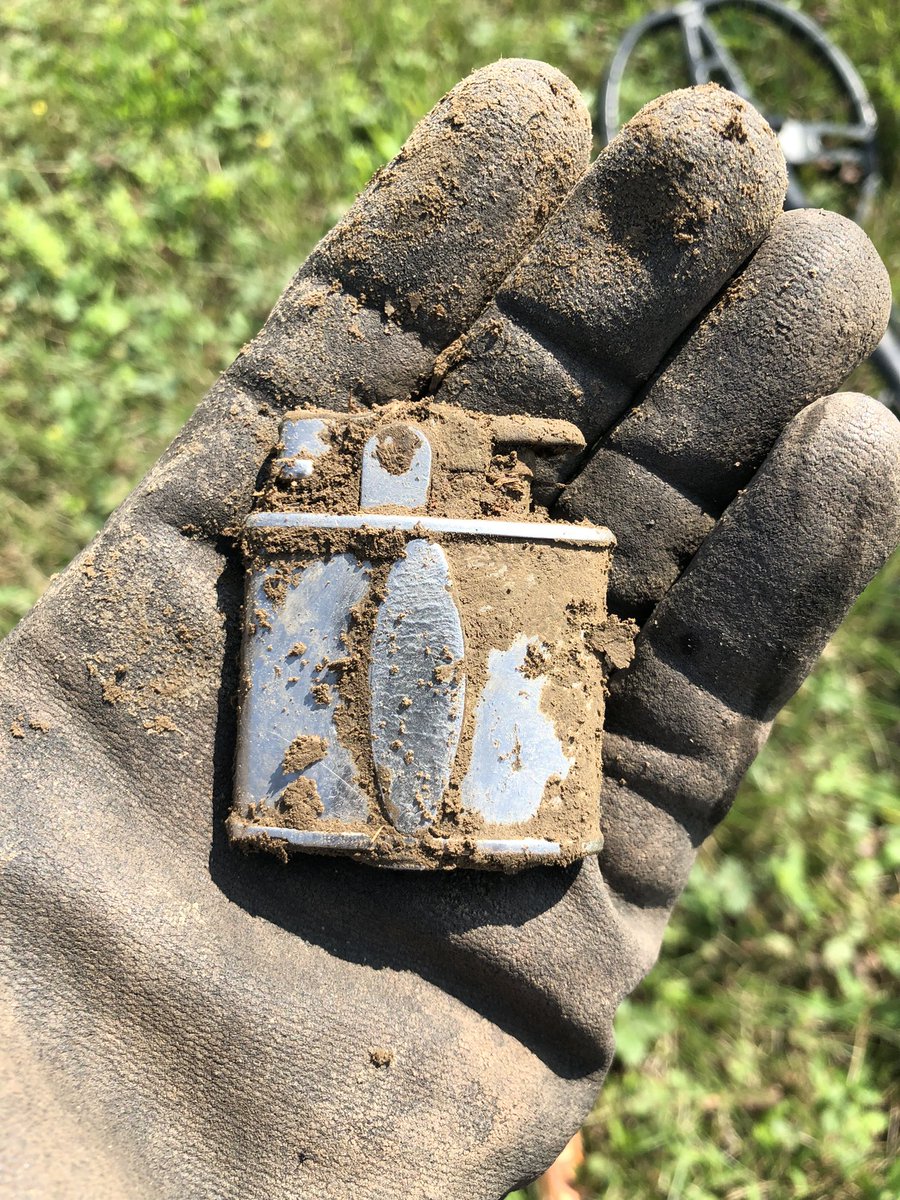findnsave1776's tweet photo. Cool find at the #minelabusa event! #minelab #metaldetecting #vintagelighter #savinghistory #ronsonlighter #ronsondelight #findsfromtheground #treasurehunting #mastersofmetal @Minelab https://t.co/l0HHDoGVhb