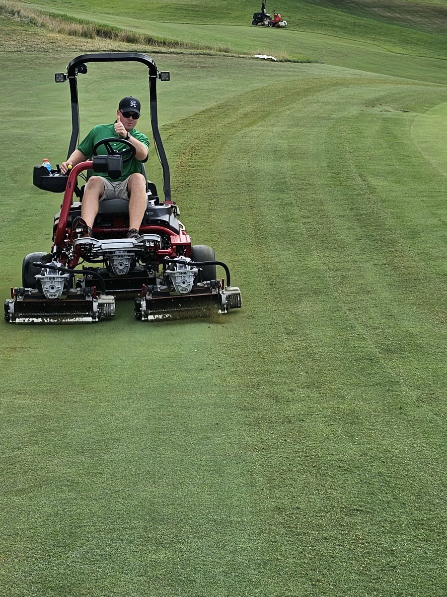 SuperTimG132's tweet photo. Never a shortage of things to do!! @IowaHawkeyeGolf @IowaWomensGolf are 1 week out from coming back to school. Time to tighten everything up and work on some attention to detail things so we are ready for them!! https://t.co/VuV6Ko1DVq