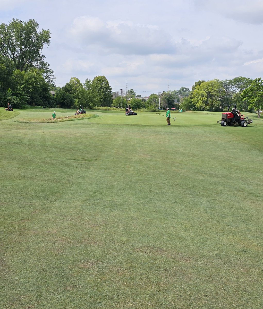 SuperTimG132's tweet photo. Never a shortage of things to do!! @IowaHawkeyeGolf @IowaWomensGolf are 1 week out from coming back to school. Time to tighten everything up and work on some attention to detail things so we are ready for them!! https://t.co/VuV6Ko1DVq
