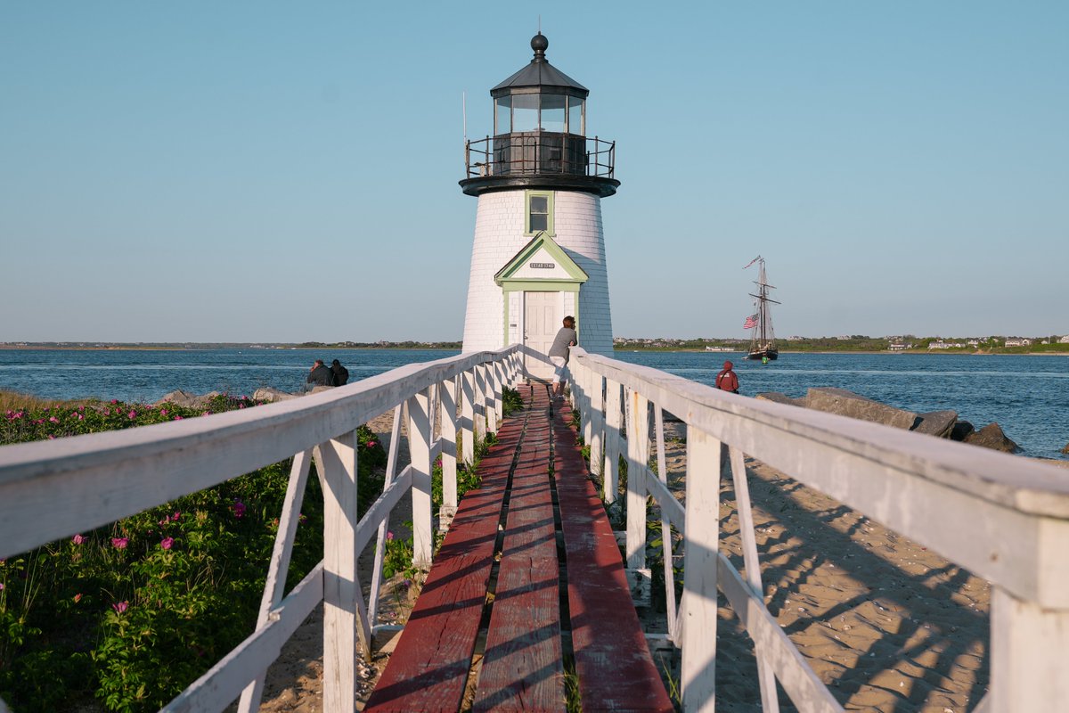 TownofNantucket's tweet photo. it's national light house day - be sure to check out one (or three) of Nantucket's beautiful lighthouses.  Visit https://t.co/IxtdtvJp55 to learn the history of Nantucket's historic lighthouses. Which is your favorite?

#Nantucket #NantucketLighthouse https://t.co/pLnwYhaMVV