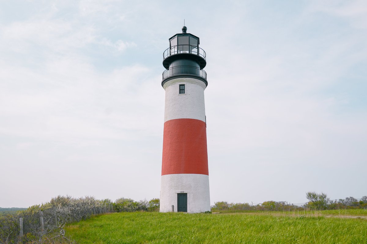 TownofNantucket's tweet photo. it's national light house day - be sure to check out one (or three) of Nantucket's beautiful lighthouses.  Visit https://t.co/IxtdtvJp55 to learn the history of Nantucket's historic lighthouses. Which is your favorite?

#Nantucket #NantucketLighthouse https://t.co/pLnwYhaMVV