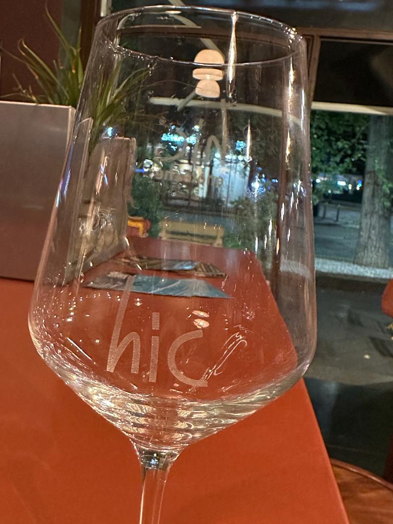 Ci siamo per gli ultimi calici! 
Hic Enoteche Cucina, via Crema 1 , aperta sino all'11 Agosto!
Per prenotare 392 1372252