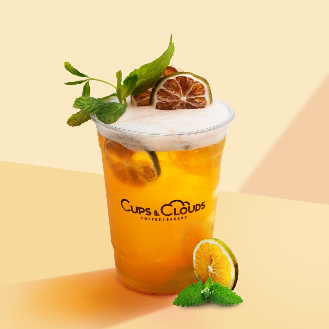🍋🥤🧊Bir bardak Cool Lime'a kim hayır diyebilir ki?

Limon, nane ve buzun efsanevi buluşması; Cups & Clouds®️Cool Lime

#coollime #summer #icedrink #kahve #coffee