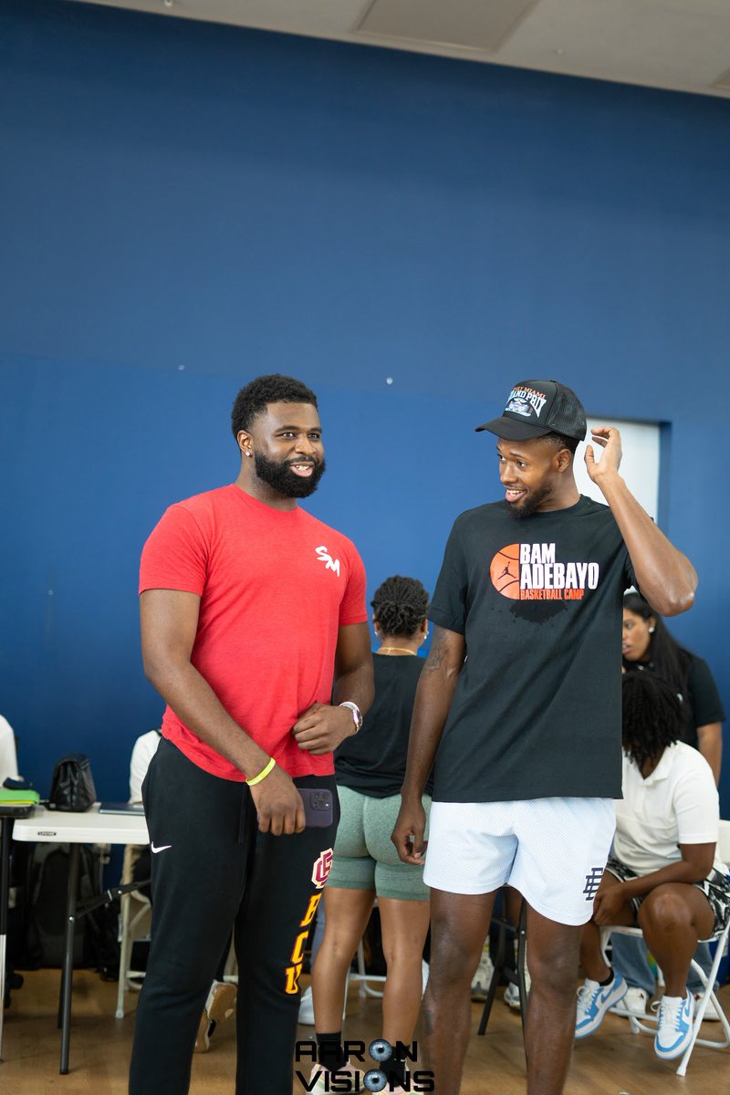 📸: <a href="/AaronVisions/">AaronVisions 📸</a>