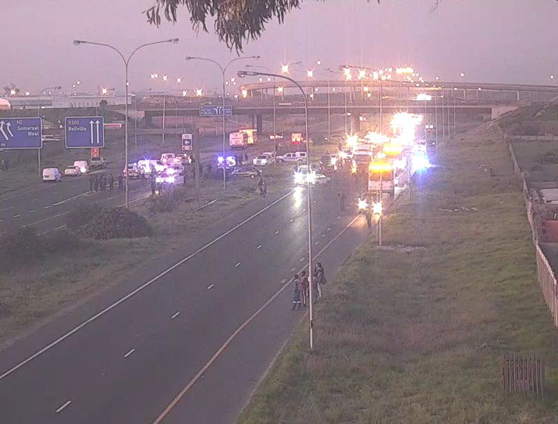 CapeTownFreeway's tweet photo. #Road_closure: R300 south and North between Stock Road and N2 due to #Protest_action #TaxiStrike, drive with caution. #SpeedKillsFacts https://t.co/EWpVaf9mXR