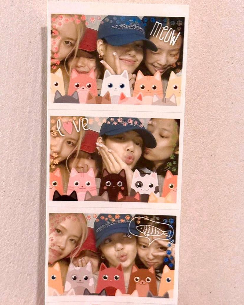 blackpinkbabo's tweet photo. Lisa IG update 💛 @Blackpink 

“Happy 7th anniversary to me and my 3 amazing girls @blackpinkofficial 7 is one of my favorite numbers and I hope this year will be a lucky one for us 💕

Love you girls and blinks so so much💫” https://t.co/n90CuZ9zjB