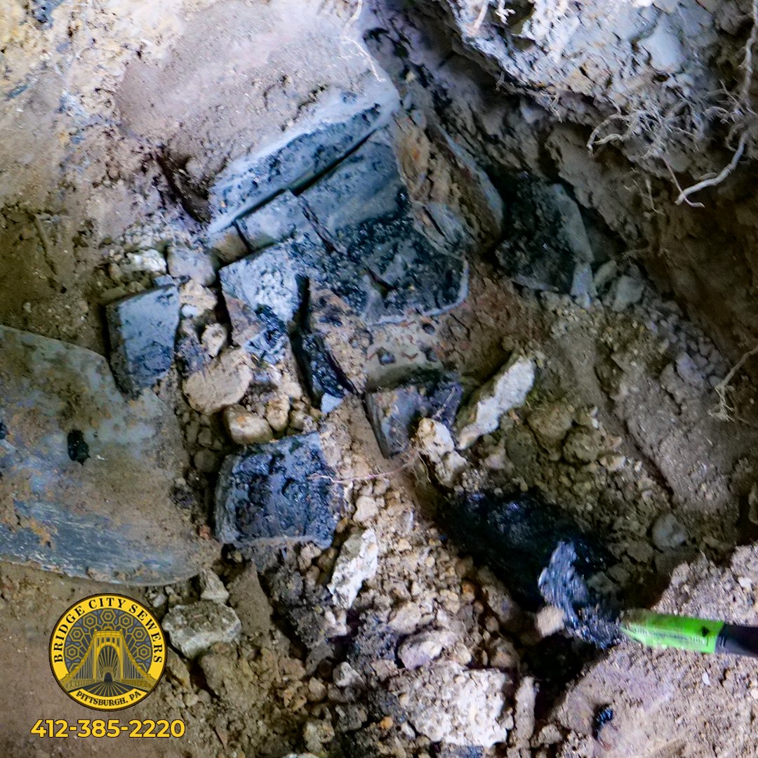 BrgCitySewers's tweet image. We have been working on a extremely clogged sewer line this week. Follow along throughout the week to see more pictures and videos as we replace this 16 inch sewer line leading into a home.

#BridgeCitySewers #PlumbingPros #SewageSolutions #HomeMaintenance #plumbingservices