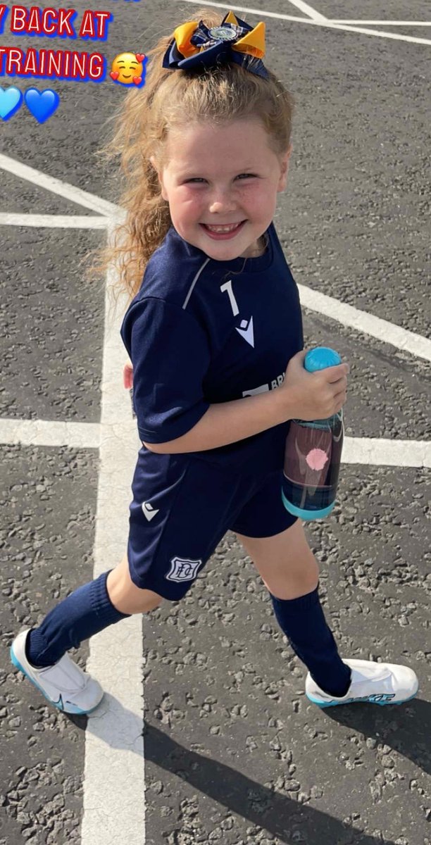 ShelStewar87's tweet photo. that face u make when ur back to football training tonight after the summer break 😁🤣⚽️💙 #strideofpride https://t.co/qEoAgLKcvL