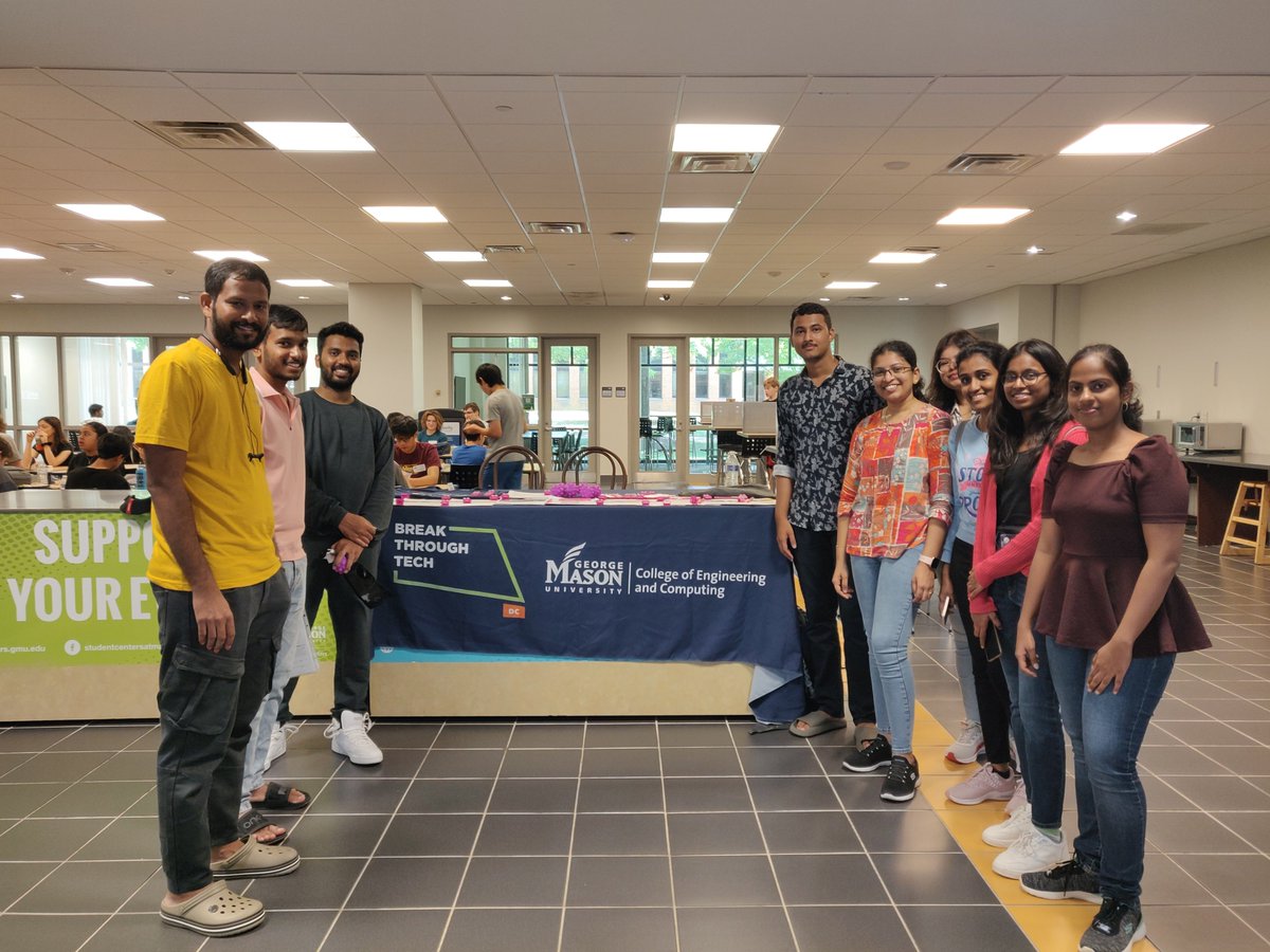 Students visiting our booth at the Johnson Center. We are here until 1 PM. Join us :) #breakthroughtechDC #womenintech #georgemasonuniversity #GMU #CollegeofEngineeringandComputing