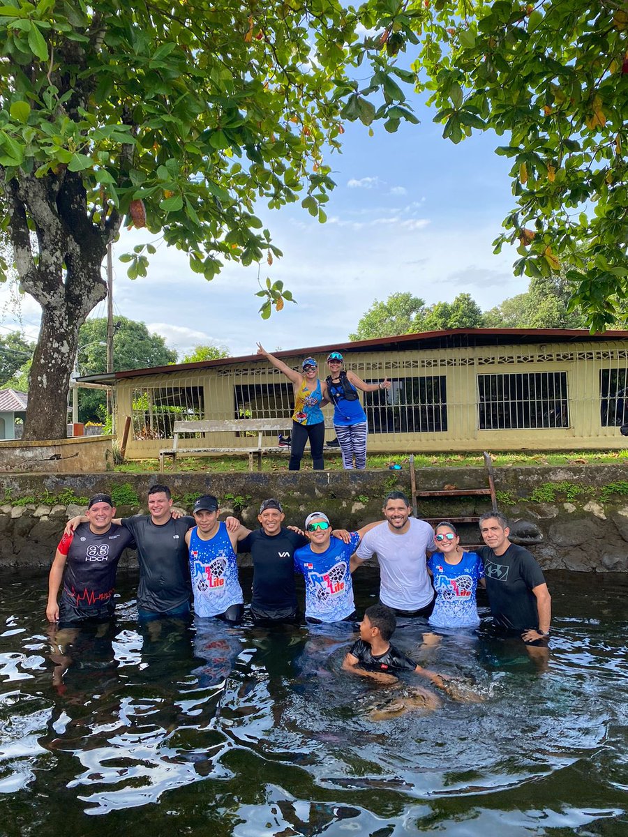 JCtrisports's tweet photo. Domingo de fondo 
32km 
16km 
Junto a la familia @Run4Life_CH https://t.co/57zWht2rdH