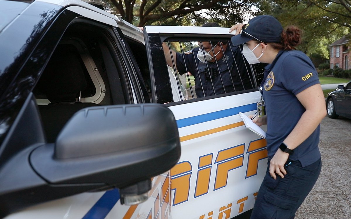 In the last few days, HCSO has responded to numerous suicide calls. We can all help prevent suicide. If you or someone you know is suffering and considering suicide, please call or text at 988 <a href="/988Lifeline/">988 Suicide & Crisis Lifeline</a>.

🔹 Resources for those seeking help: harriscountycit.org/calling-911/. #HouNews