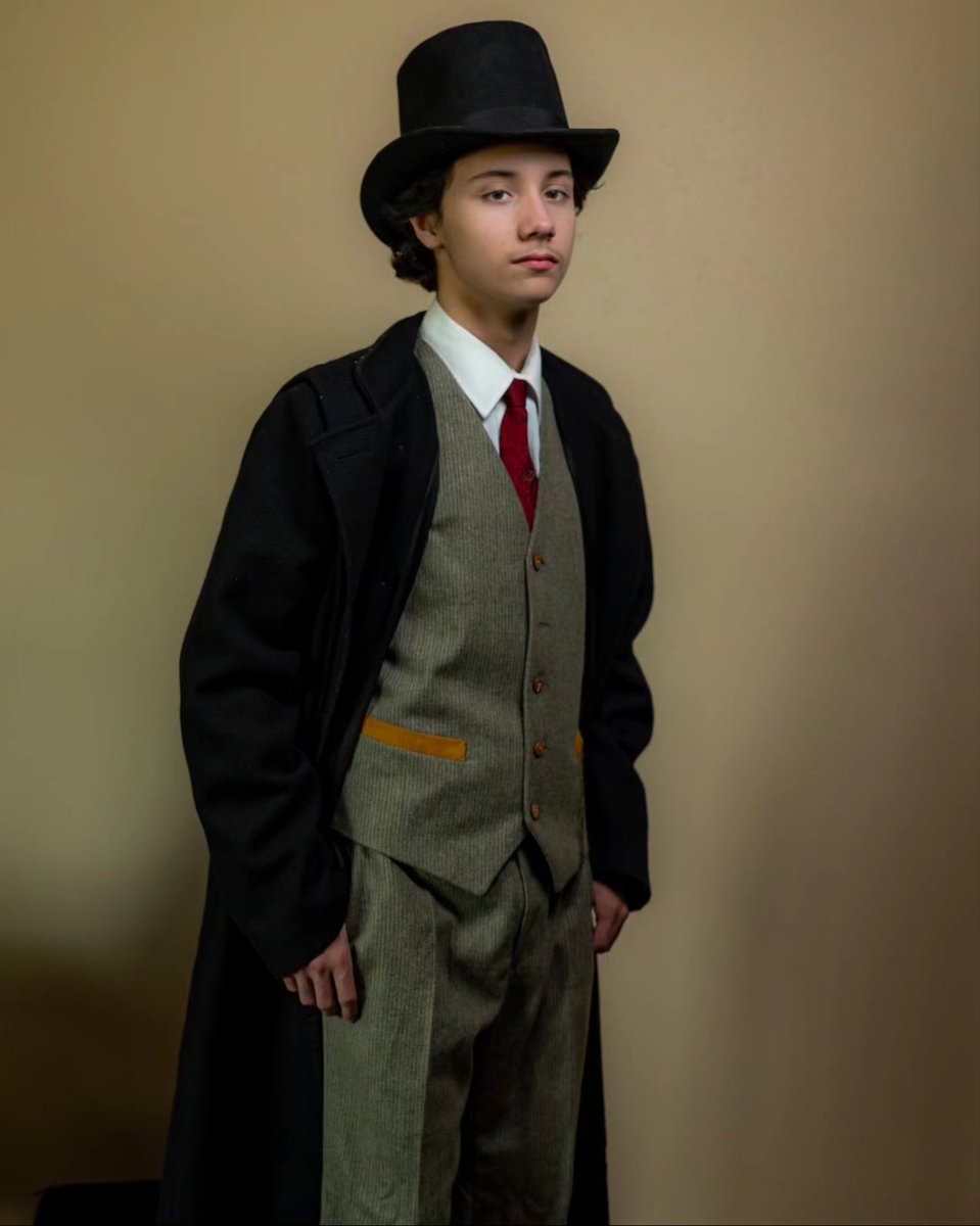 DH_Photos_'s tweet photo. Fun photoshoot with my nephew Nick, one light set up. #sonyA7II #1930s #Sony50mm2_5 https://t.co/Ig9fbiqFmg