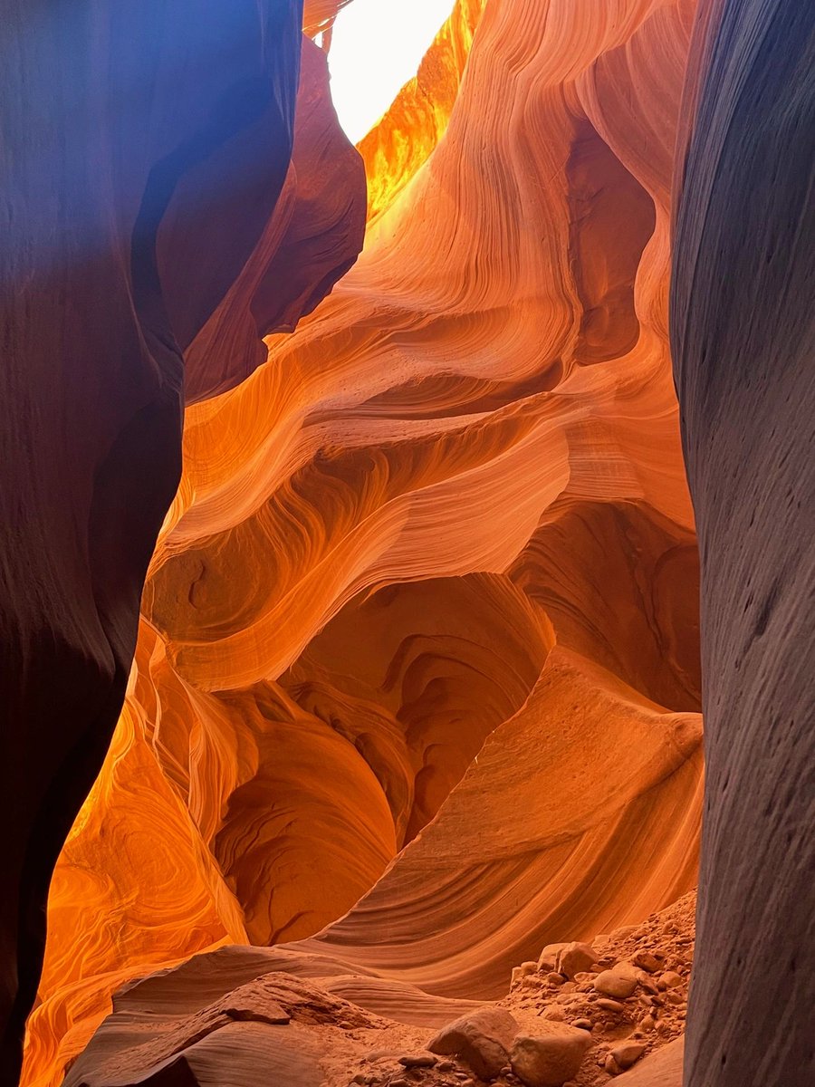 daversifier's tweet image. Hit the lower Antelope Valley in Las Vegas, I was in the valley at 1:00 p.m., it was really sunny, come on guys must pay attention to sunscreen! #AntelopeValleyUSA #travel #hiking #enjoy #adventure #sky #beauty #nature