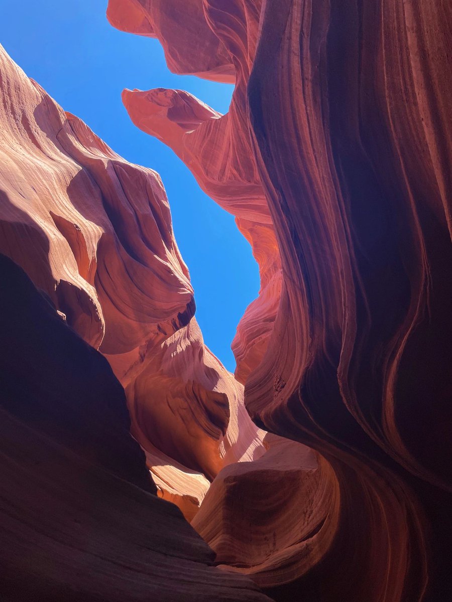 daversifier's tweet image. Hit the lower Antelope Valley in Las Vegas, I was in the valley at 1:00 p.m., it was really sunny, come on guys must pay attention to sunscreen! #AntelopeValleyUSA #travel #hiking #enjoy #adventure #sky #beauty #nature