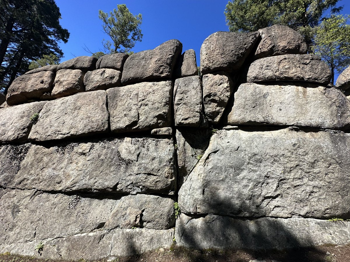 Montana Megaliths Megathread: What I learned after visiting the sites, talking with a Geologist, and hearing rebuttals from folks on Twitter 🧵 👇 