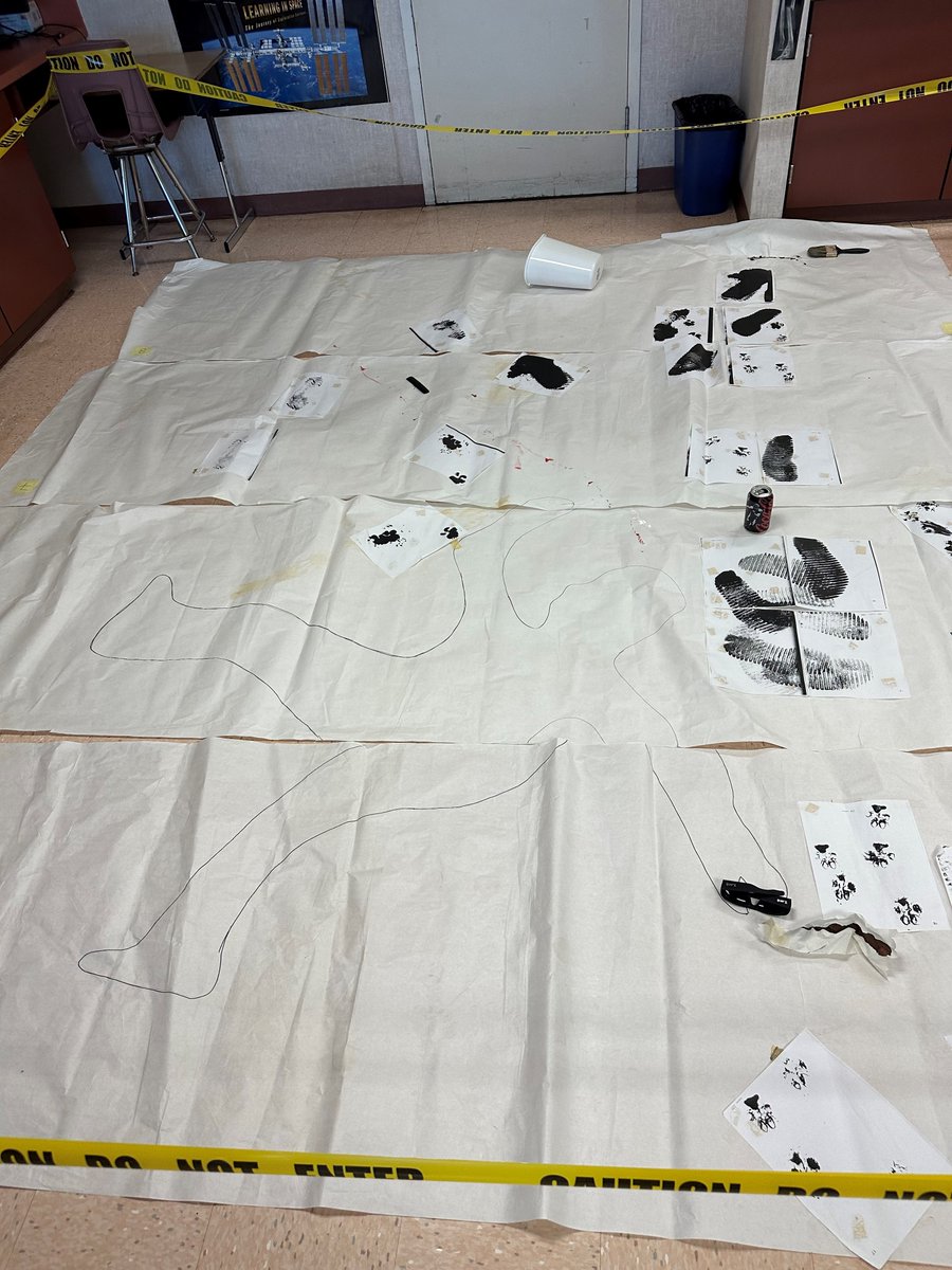 FUSD_TrumanMS's tweet photo. What's the difference between an observation and inference? Truman Students in Mr. Gonzalez's class are learning the difference by investigating a crime scene. @lawrencehallsci @fontanausd #IBelieveInFusd #TrumanMS https://t.co/EJG54ThDbK