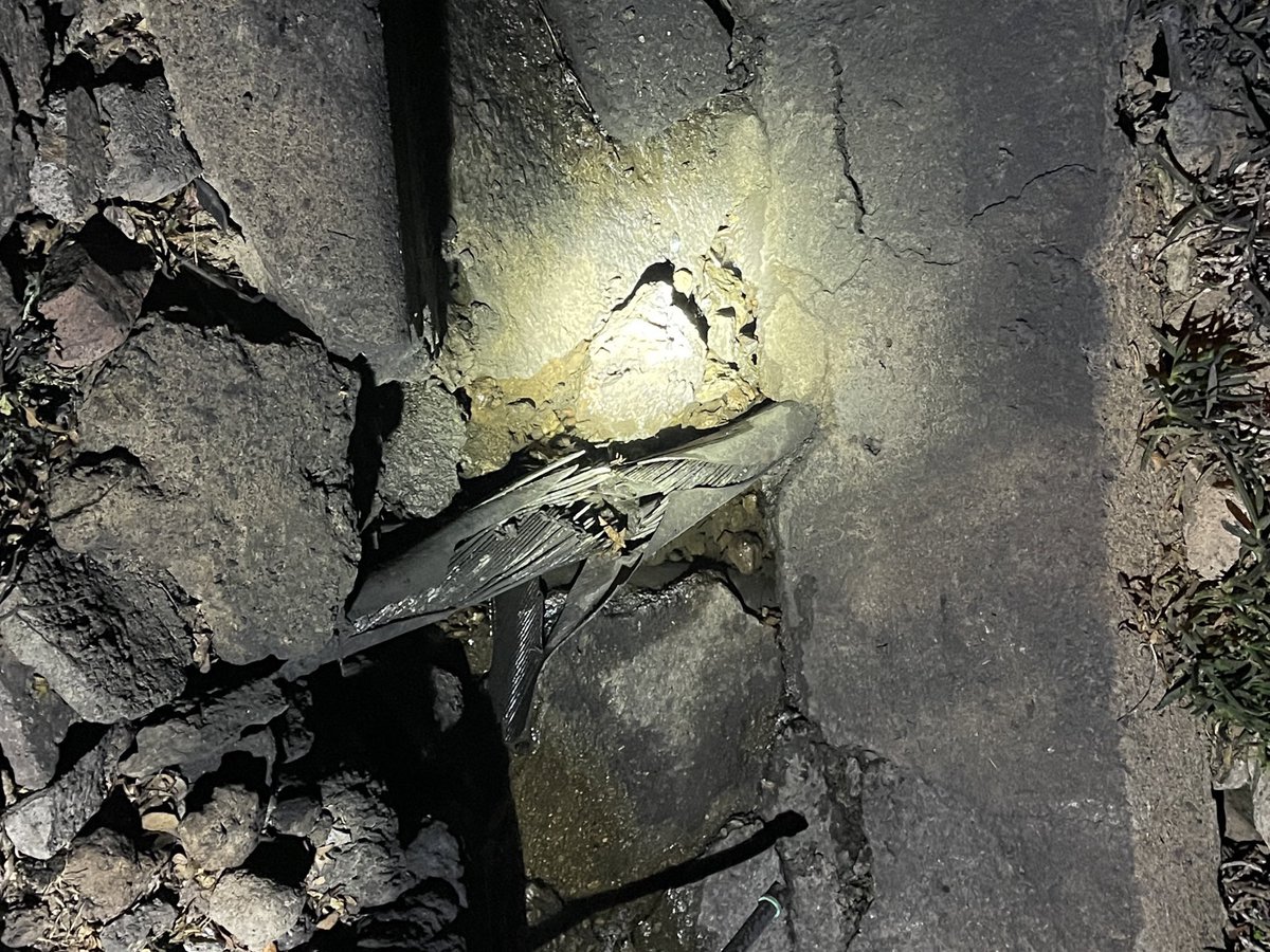 malusicmsomi's tweet photo. @Eskom_SA 9 Gibson West, Buccleuch. No power since the morning due to cable exploding at around 03:00am. There was a gentleman from Eskom who did arrived at around give or take 07:30am but it hasn’t been sorted. The food in our fridges is starting to rot. Please assist https://t.co/EXKpqHKajP