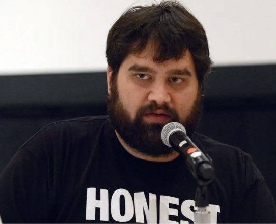 ZandiSussex's tweet image. Why do all anti Harry &amp;amp; Meghan trolls look like the back of a smashed bus? #StopHateForProfit #KPTrolls