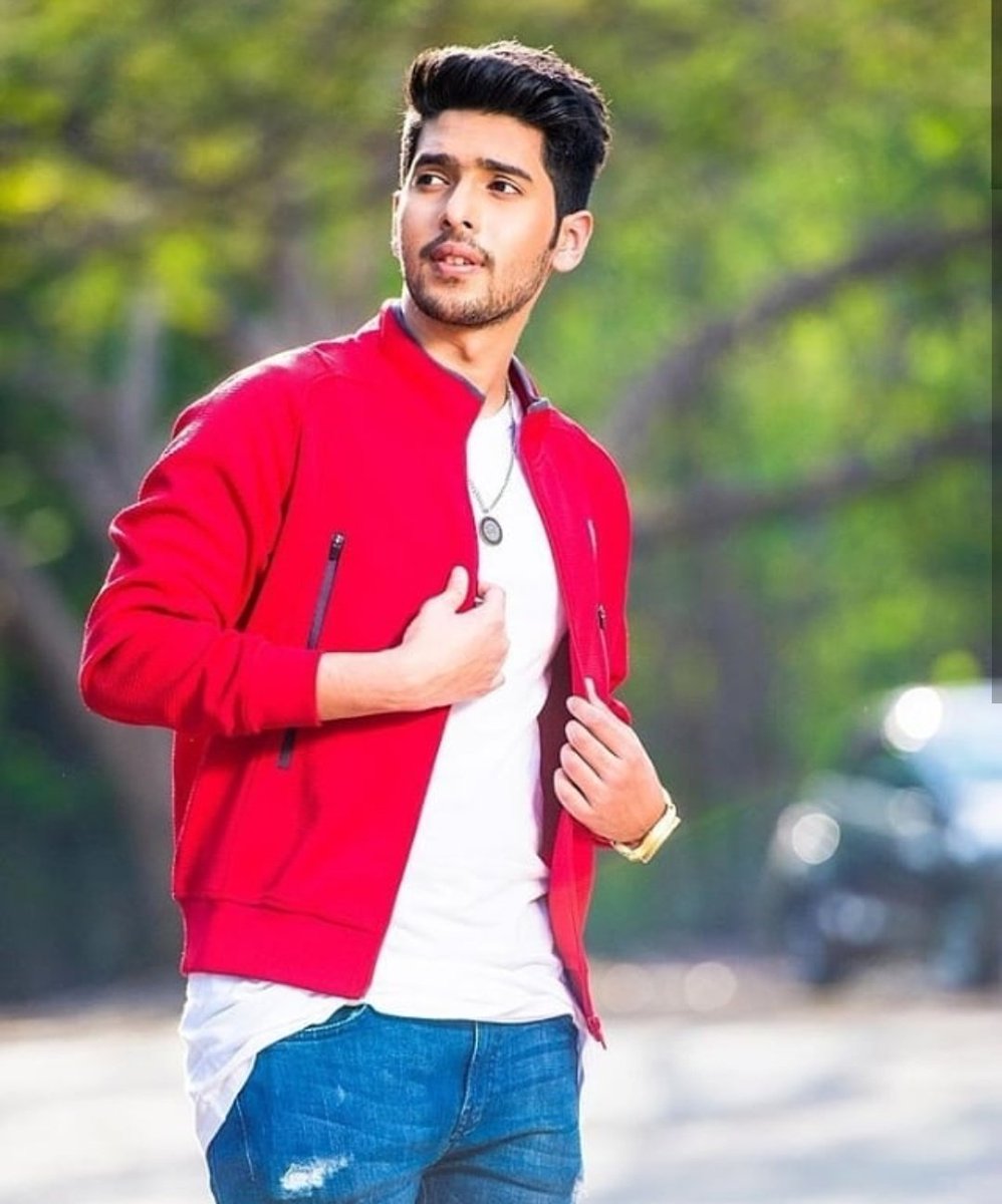 bristii__'s tweet photo. Went on a long ride to my Gallery &amp; found this pic of @ArmaanMalik22 The reason I downloaded Insta back then&amp; tbvh the first person I followed on ig was him&amp; this was his profile pict. Mera craze dekhke school mein sabne force kia ig download krne ke liye. Haha sweet memories🥹🫶 https://t.co/6c6i0pp9Ud