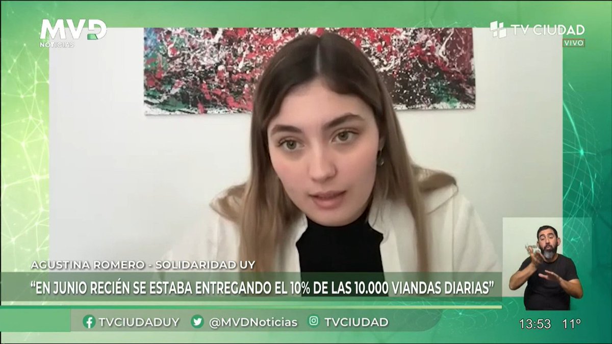 InfoCapitalTV's tweet photo. #MVDNoticias 

La organización @solidaridadUY, que gestiona datos y donaciones para ollas y merenderos populares, denunció que está habiendo mucho tiempo de espera para acceder a la alimentación. https://t.co/28WH20DrHs