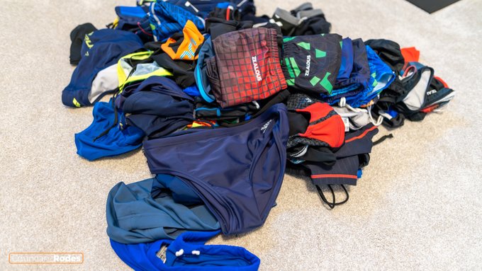 Lots of speedos https://t.co/hCMItaqkkF<a href="/tag/speedos"class="tags"><span>#speedos</span></a>