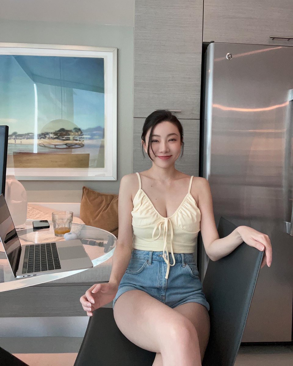 JanetSturgeon's tweet photo. A smile is the second best thing you can do with your lips. Never regret something that once made you smile. A smile a day keeps the pain away. Smiling is the best way to face every problem, crush every fear, and hide every pain. https://t.co/FELeePQjkQ