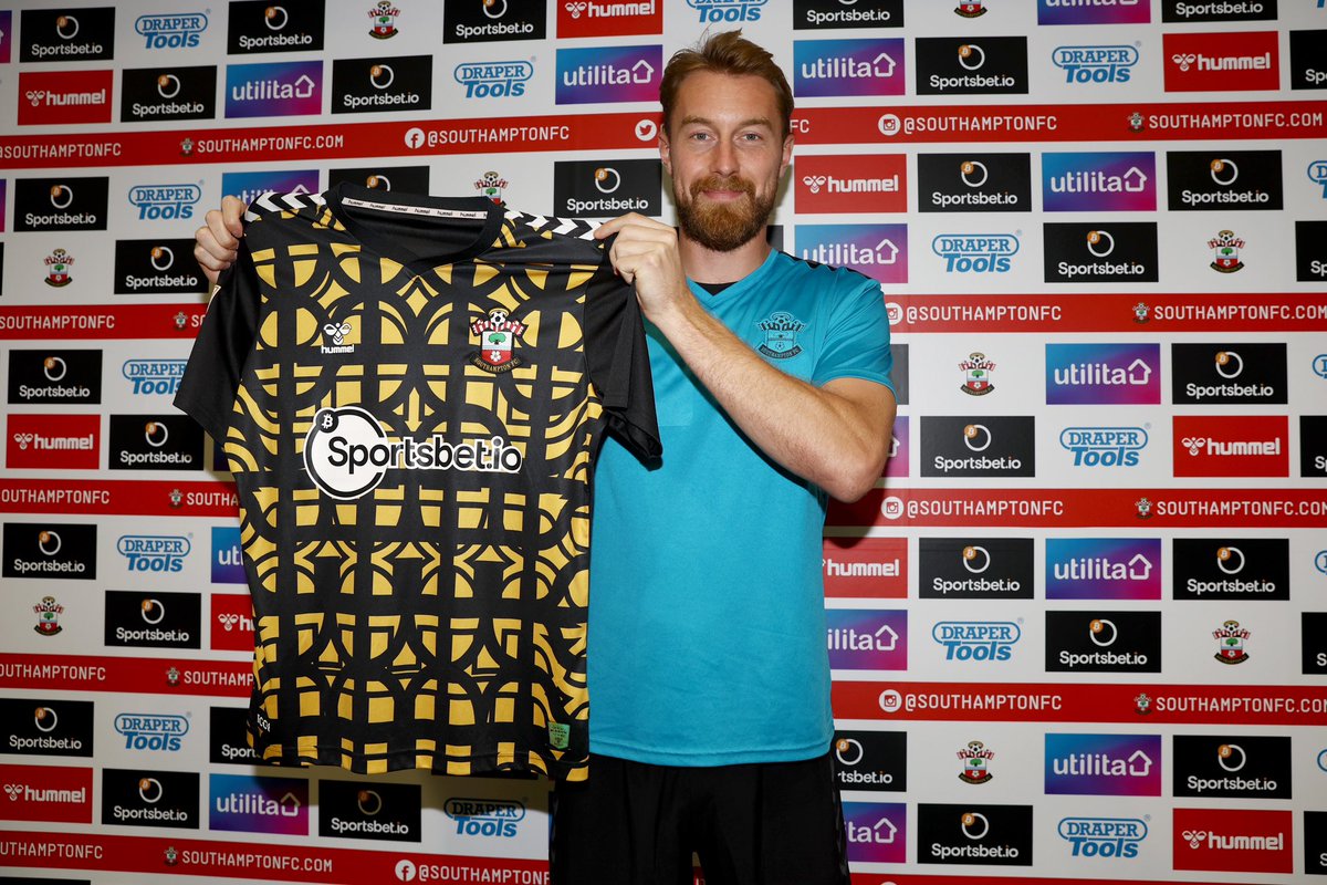AlfieHouseEcho's tweet photo. 🚨 #SaintsFC have confirmed the signing of goalkeeper Joe Lumley on a season-long deal.

Joe has worked under Dean Thornton at QPR previously and adds back-up.

💬 JW: “Caballero moved on in the summer so it was important we reinforced things a bit, and Joe fits the bill well.” https://t.co/LWFOmEalHI