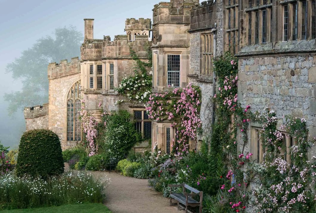 Tatlermagazine's tweet photo. The most bucolic British gardens to visit this summer https://t.co/aYohI2bm1q https://t.co/4YX5KeUWhj