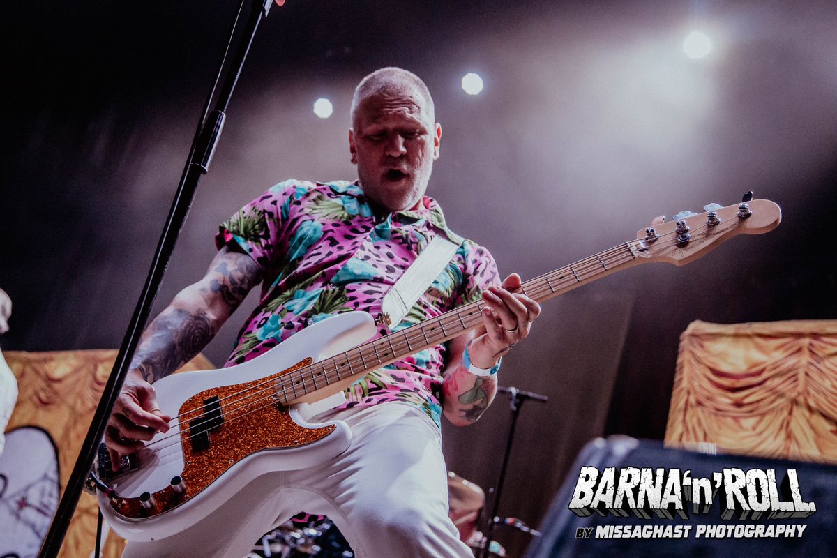 GimmeGimmeDivas's tweet photo. Summer tour rolls on, come sing with us tomorrow at @backstagemunich // Tix are still available here 👉🎫: https://t.co/SW8ZUIZjhE
#MeFirstAndTheGimmeGimmes #MFGG #SummerTour2023 #EuroTour #FatWreckChords #DestinyTourBooking #DinoAndLuigiPresents https://t.co/ApJsyNUFSS