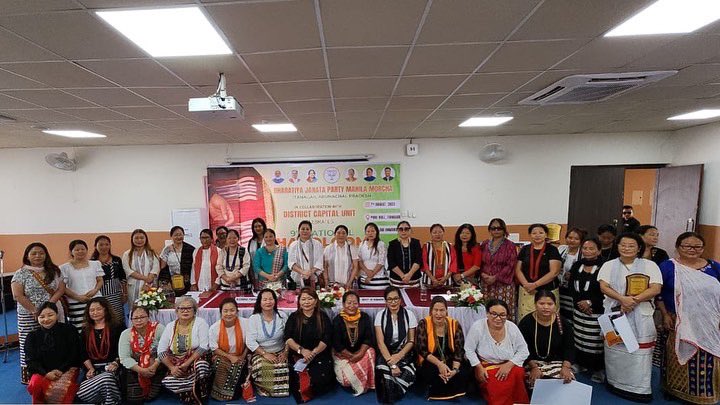 arunihigio's tweet photo. The State BJPMM celebrated the National Handloom Day today to celebrate our rich Handloom and textiles as well as to support local products &amp; artisans.

#VocalforLocal 🇮🇳
@BJPMahilaMorcha 
@VanathiBJP 
@BiyuramWahgeBJP 
@PemaKhanduBJP 
@AnantaOdisha 
@ZingnuChau 
@MizeNalong https://t.co/zUZNu37MzR