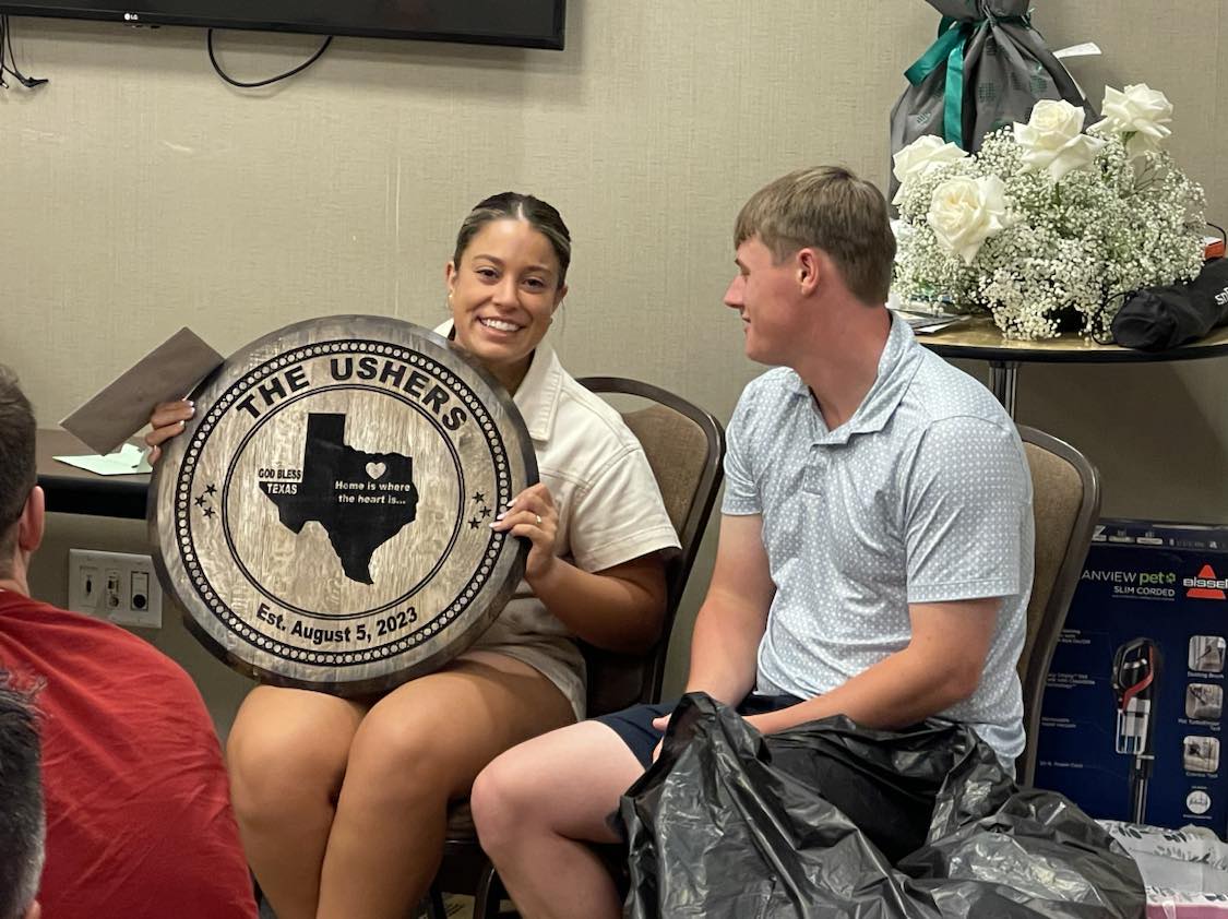 We love getting feedback after a custom-made gift is given, like this #bridalshowergift of a #whiskeybarrellid turntable... 'Best gift, everyone was in awe of it!'
And the smiles can't be beat!

Let us help you design a one-of-kind gift!
div9design.com