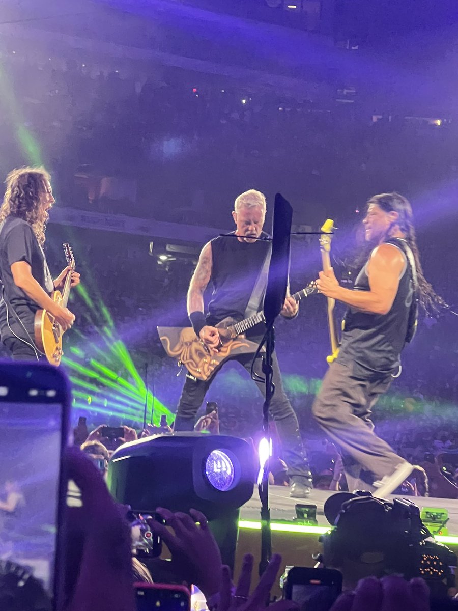SteveHanisch's tweet image. Wild weekend attending the #M72WorldTour at #M72EastRutherford  for @Metallica #norepeatweekend 🤘

Absolute dream come true seeing #Metallica up close and personal

#metallicamondays #metallicafans #metallicalive #metallicafamily #metallicafan #tallica @MetLifeStadium