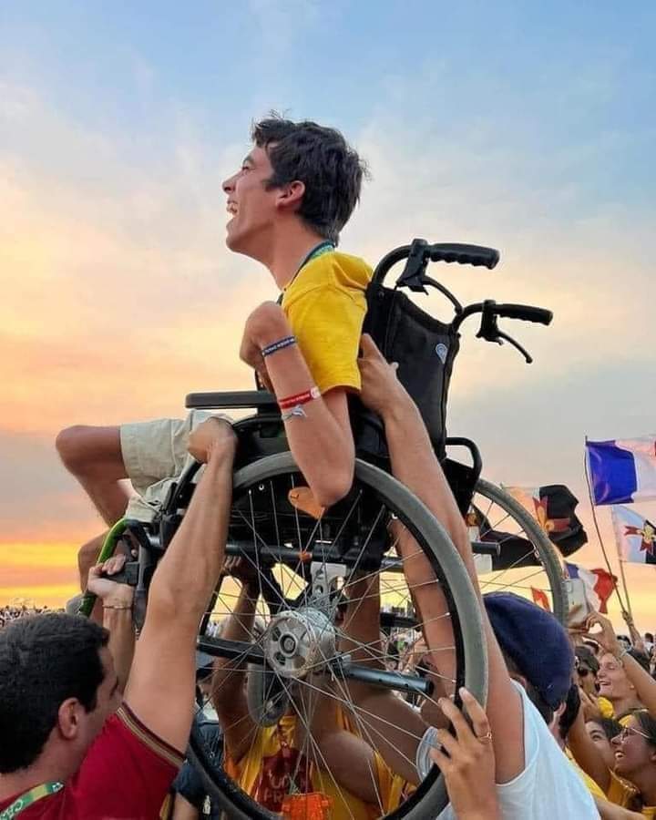 #discapacidad <a href="/architoledo/">Archidiócesis de Toledo</a> 
Hay muchas imágenes de esta JMJ, la mayoría son preciosas, impresionantes y un testimonio de fe y vida.
Queremos quedarnos hoy con esta.