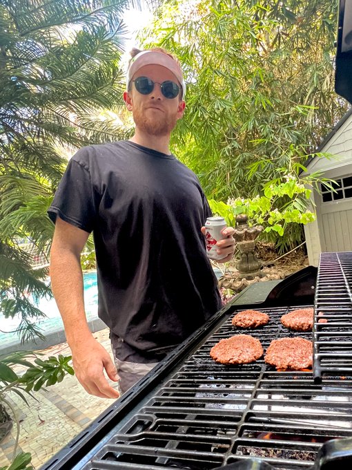 Come to my pool party. Papi Con&rsquo;s on the grill. https://t.co/dSr1W49WiM