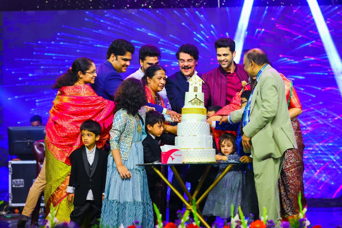 DrJayapaul's tweet photo. The Lords Church 5th ANNIVERSARY, Hyderabad. 01-AUGUST-2023
#drjayapaul #rajprakashpaul #jessypaul #josephprakash #nmichaelpaul #thelordschurch #5thanniversary #hyderabad https://t.co/I198fakOYG
