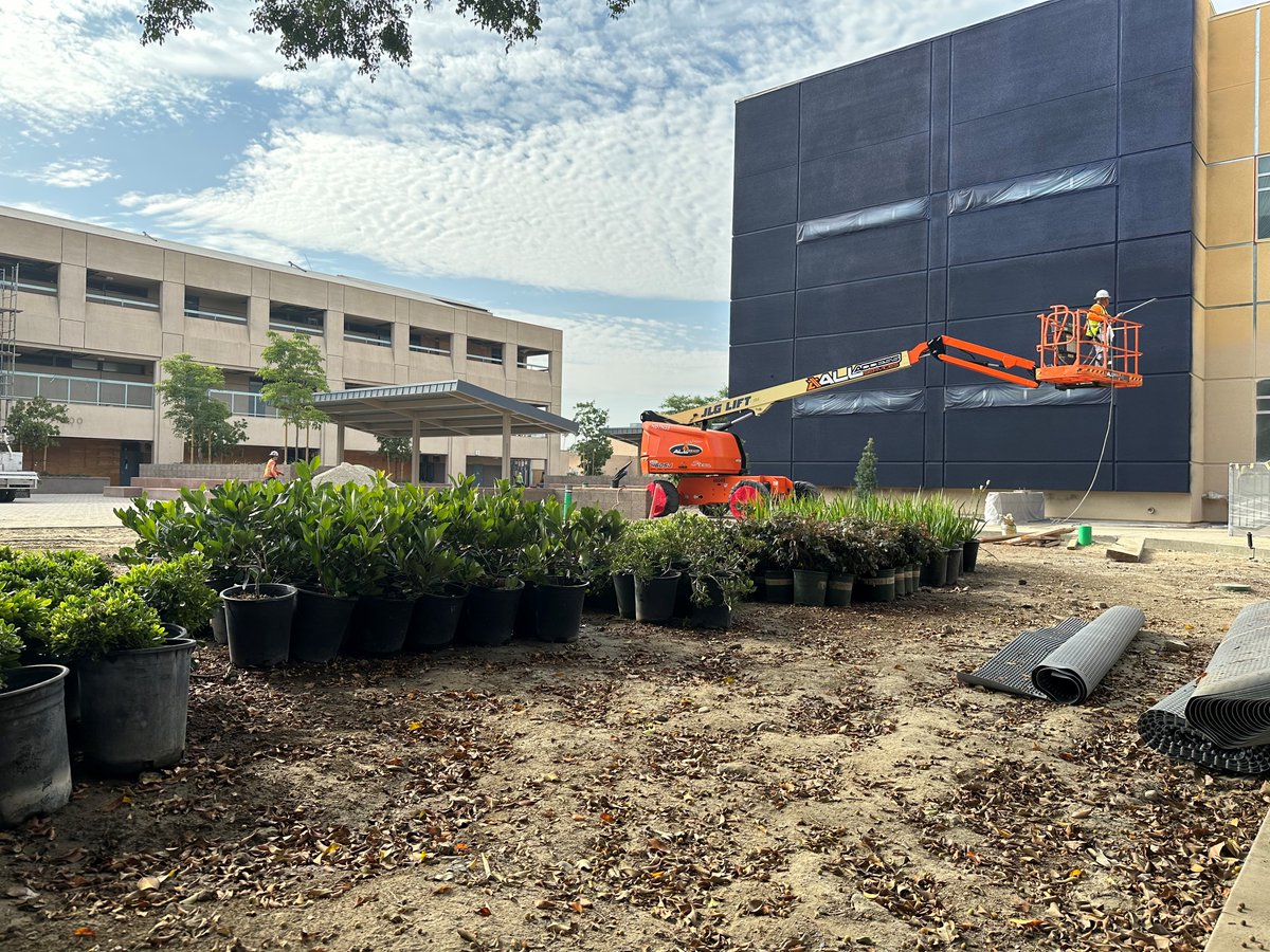 The finishing touches for @lbjordanhigh’s new courtyard are underway! This space and J-Town’s new open air lunch shelter will provide students more opportunities for outdoor gathering. #BuildingOnSuccess #ProudtobeLBUSD #PantherPride