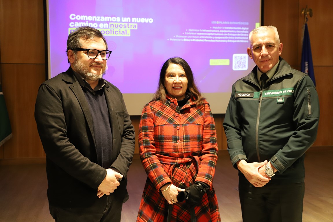 Gendarmeria_Ara's tweet photo. Funcionarios y funcionarias de las Unidades Penales de #La Araucanía participaron en el Seminario “Normativa vigente relacionada con la aplicación del Convenio N° 169 de la OIT, en casos de población perteneciente a pueblos indígenas sujeta a control de Gendarmería de Chile”. https://t.co/GNG0wDpvUR