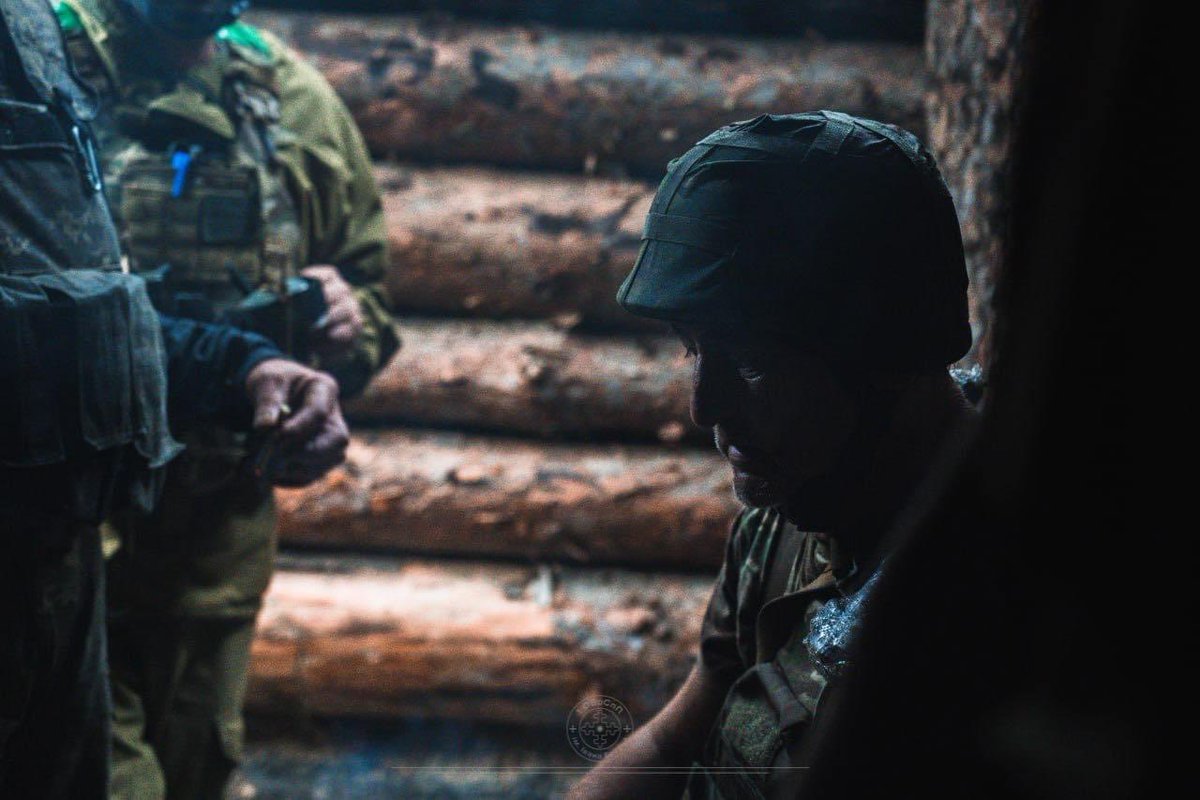 BohunBrigade's tweet photo. Fighters after evacuating a comrade KIA. https://t.co/Y3WXiA4JIt