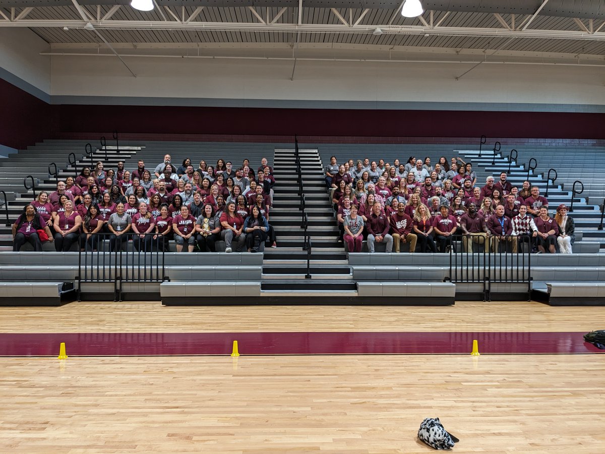 SantaFeMSCISD's tweet photo. What an amazing Santa Fe Family. #LetsGoJags 2023-24 is going to be amazing. We are so excited to see our students tomorrow #BeFIERCE https://t.co/MOyYeCS3si