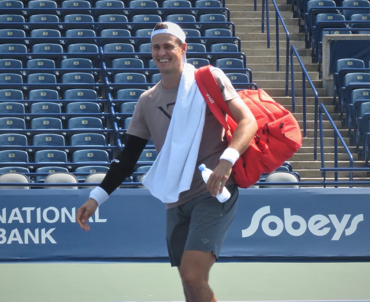MatchPointCAN's tweet photo. 🚨NBO TOURNAMENT PREVIEW

Listen to our latest episode of @MatchPointCAN featuring @VasekPospisil and repost for a chance to win a pair of 🎟️ 🎟️ to the Tuesday Day session or a Pospisil👕!

Repost by 5 PM ET for a spot in the draw

👂 👇 
https://t.co/ti1O6CtD5G

#NBO23 https://t.co/eqULAyxlMI