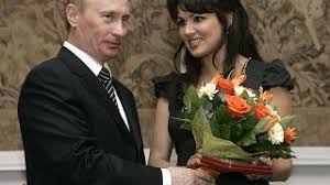 jaanikamerilo's tweet photo. Opera singer Anna Netrebko is enabler of terrorist regime and should be banned from anywhere and everywhere, not plan her upcoming performances in Berlin in August.
(Explanatory, the T-shirt along with black-orange ribbon is a hint about occupying Berlin)
#banNetrebko https://t.co/0N1eqS4r5z