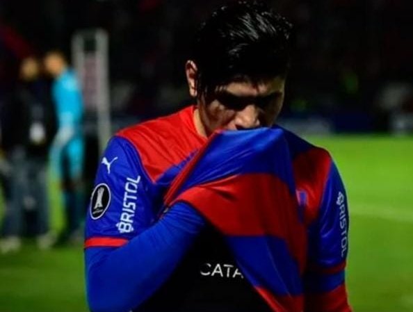 Danymacica's tweet photo. Sras, Sres hinchas de #Cerro estoy en condiciones de informar lo sgte: Claudio Aquino no recibió ninguna notificación de parte del Club.
Pero la información que manejo es que el 22 NO SIGUE en la institución.
Información en desarrollo.
🔵🔴💪🏻🇵🇾 https://t.co/KATSOfhmen