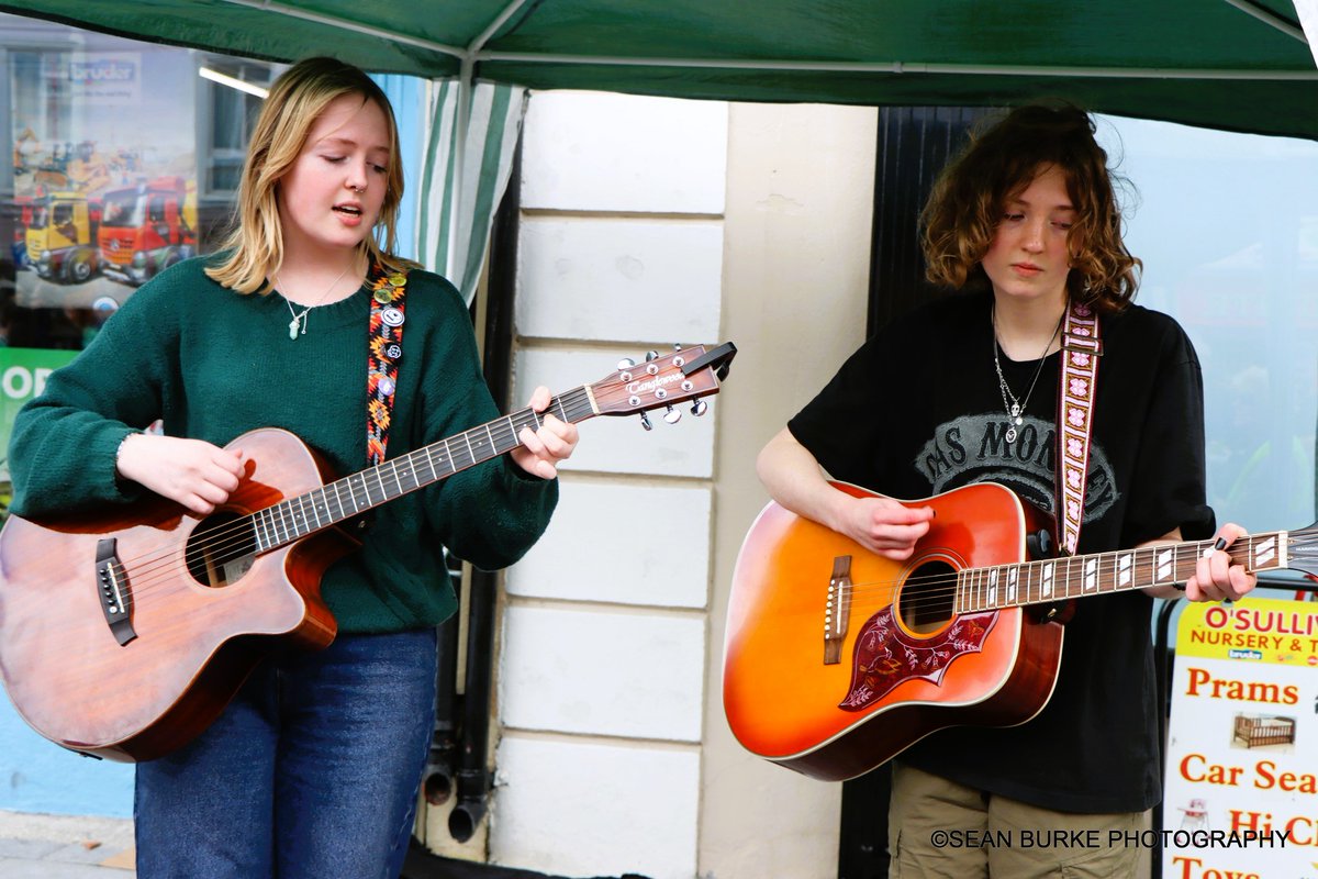thanksmomband's tweet photo. Big thanks to @Busking Festival Mitchelstown for having thanks mom at the festival. We had a great day. You guys have an really amazing crowds!!! 😍
to Jamie & Michael, well deserved win. Congrats 😘
#buskinglife #buskingfestival #mitchelstown
#jamieandmichael #amazingcrowd https://t.co/2Y2EWnnJg8