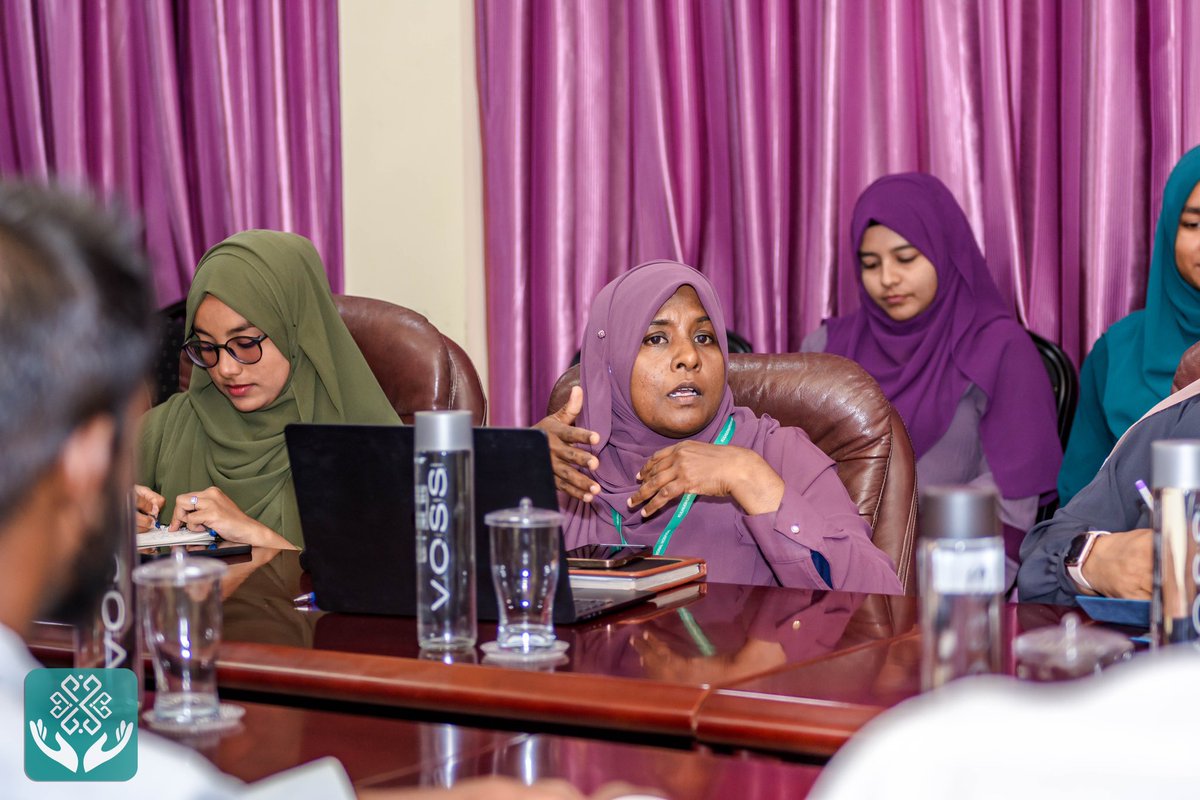Secretary, Cabinet Affairs at <a href="/presidencymv/">The President's Office</a> , Mr. Ahmed Hassan Didi meets the Governing Board Members and Executive Team of Kulhudhuffushi Regional Hospital prior to the Training Session to be conducted tomorrow on Monitoring the Implementation of Strategic Plan.