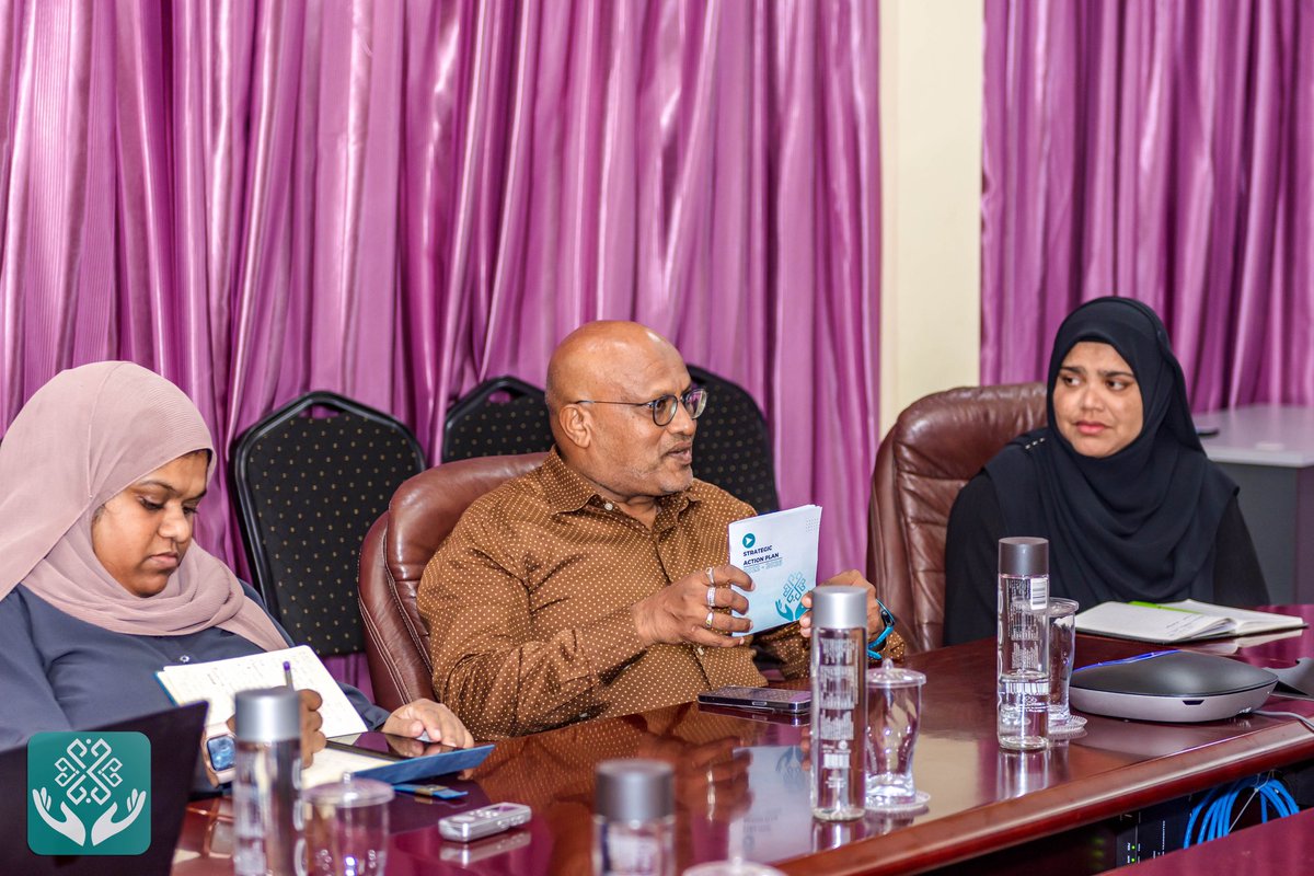 KRHmv's tweet photo. Secretary, Cabinet Affairs at @presidencymv , Mr. Ahmed Hassan Didi meets the Governing Board Members and Executive Team of Kulhudhuffushi Regional Hospital prior to the Training Session to be conducted tomorrow on Monitoring the Implementation of Strategic Plan. https://t.co/UAakHcvoe0