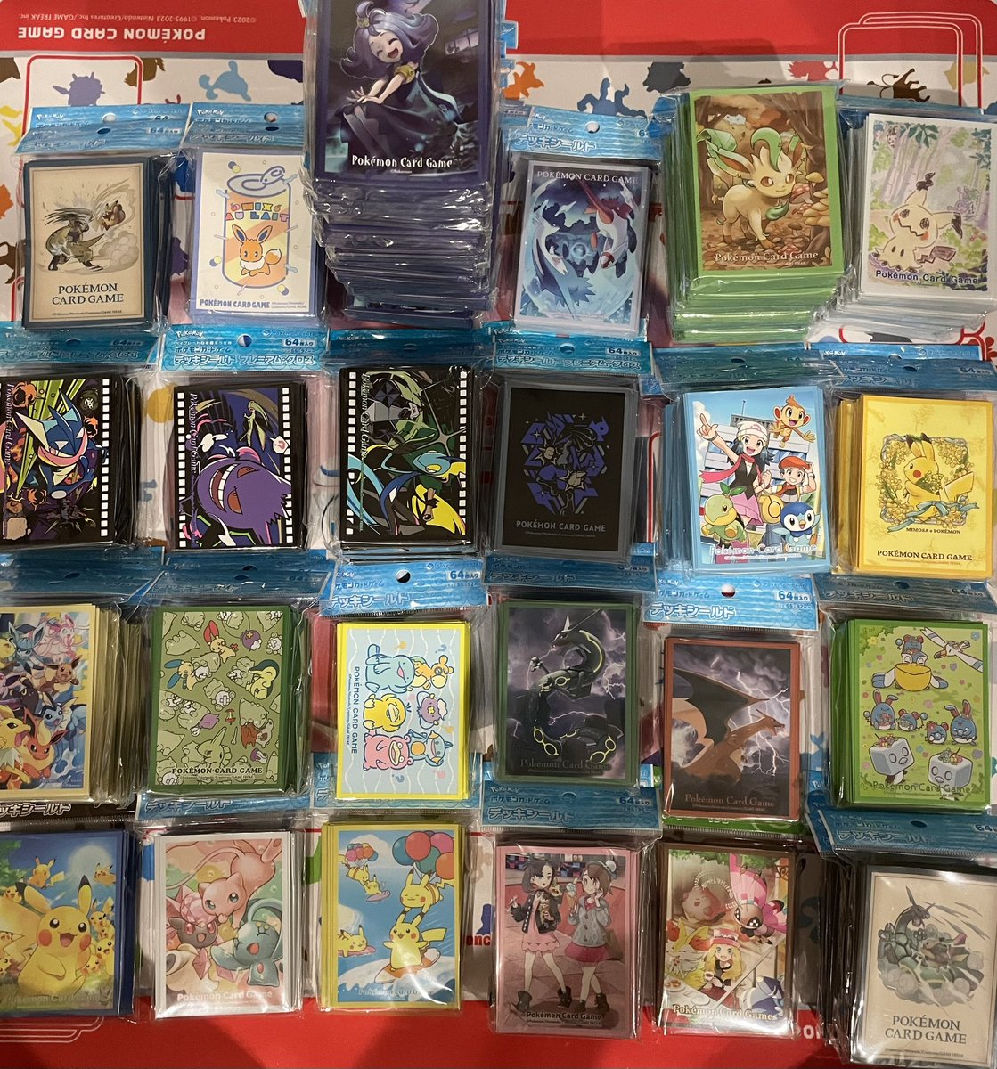 Pokemonoripaa's tweet photo. PSA10販売を開始します！
このツイートをRTとフォローで画像2.3.4枚目の中から抽選で無料福袋をプレゼントします！

無料福袋は サプライ＋？？？の構成です！

【PSA10販売】
状態S・アルセウスVstar（UR）
   ¥13000

状態S・グレイシアVstar（SAR）
   ¥8000

状態S・ミライドンex（SAR）
   ¥20000 https://t.co/Q2YGUDBOOQ